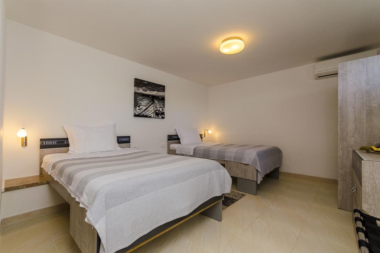 Apartment Mirjana Rogoznica  Buitenkant foto